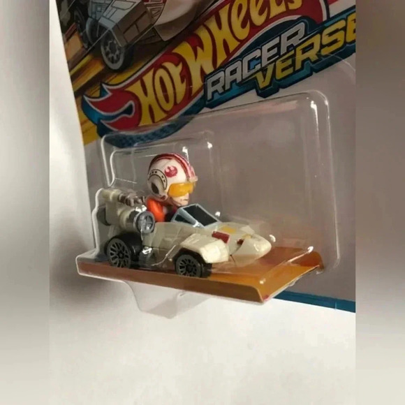 Mattel Hot Wheels Racer Verse: Star Wars Luke Skywalker - BRAND NEW!! - Picture 2 of 3